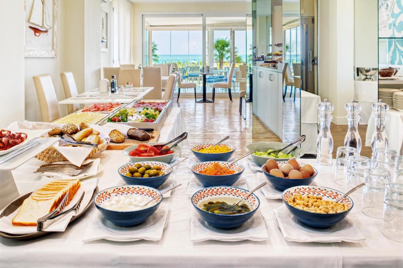 Astoria Hotel 4*